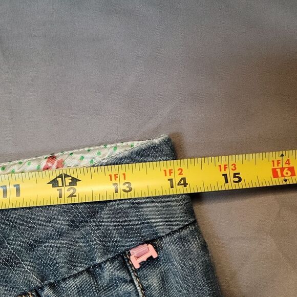 Vintage 90s kids Volcom Jean shorts - size 0, floral inside lining made in Macau - Picture 3 of 9